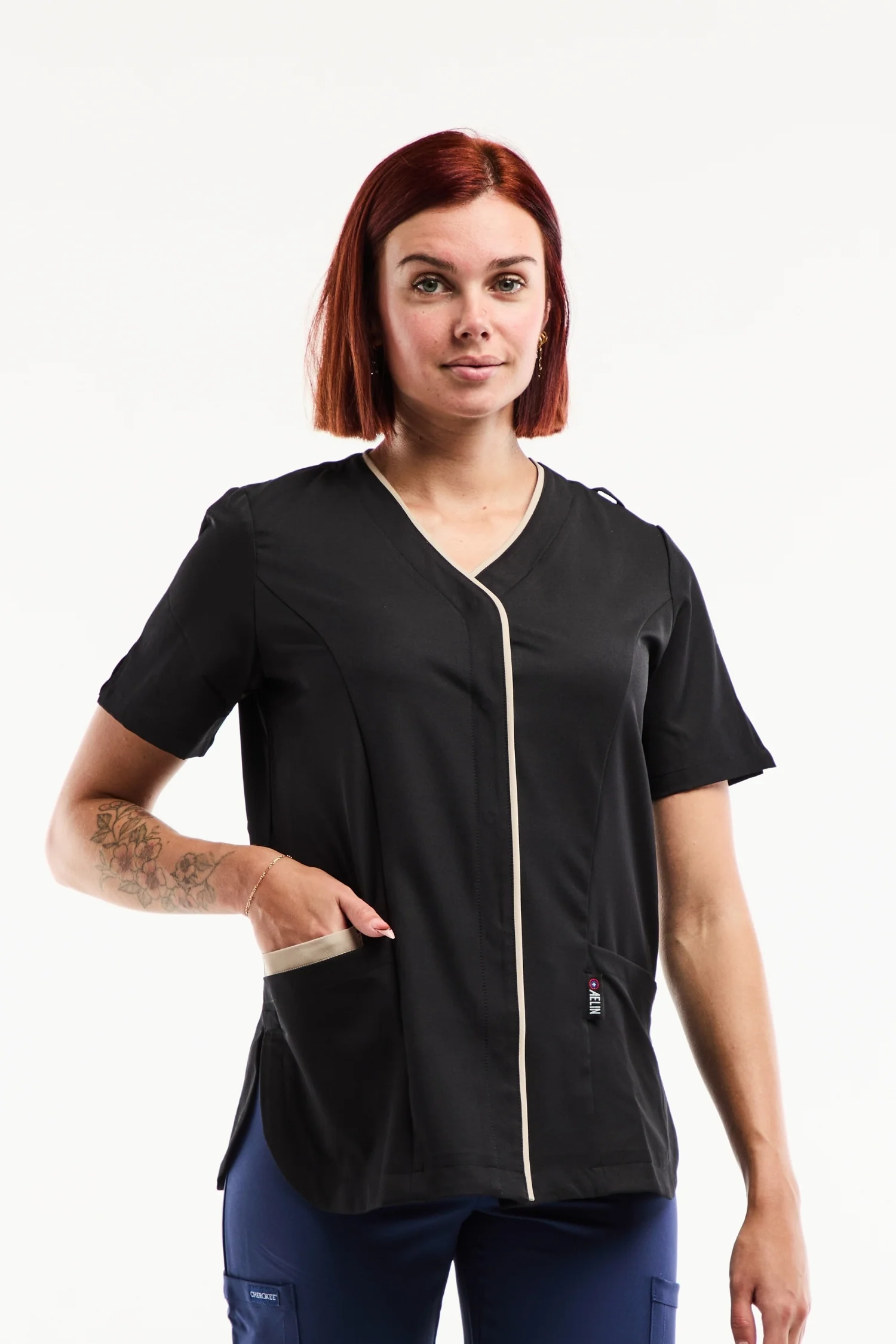 Blouse Médicale Femme Serena – Stretch & Ultra Douce - Noir – Image 2