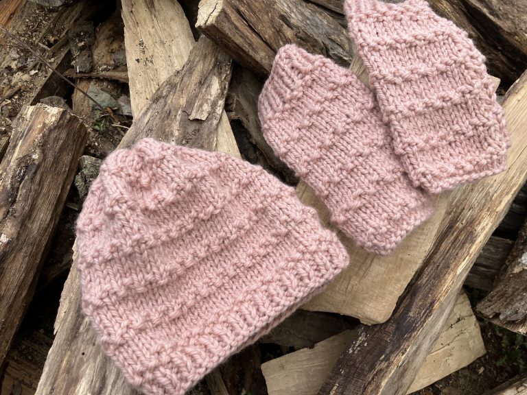 Bonnet rose baby alpaga – Image 2