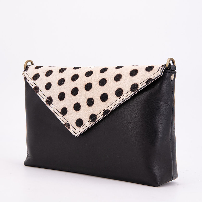Sac enveloppe noir gros pois noirs en cuir upcyclé AUGRE FRANCE – Image 2