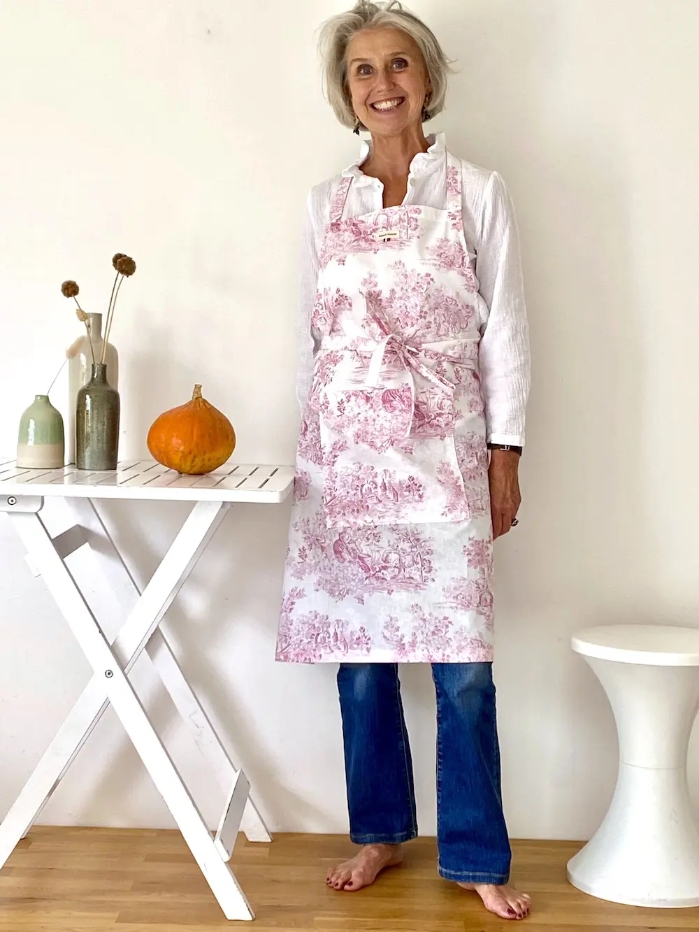 TABLIER classique motif Toile de Jouy rose – Image 6