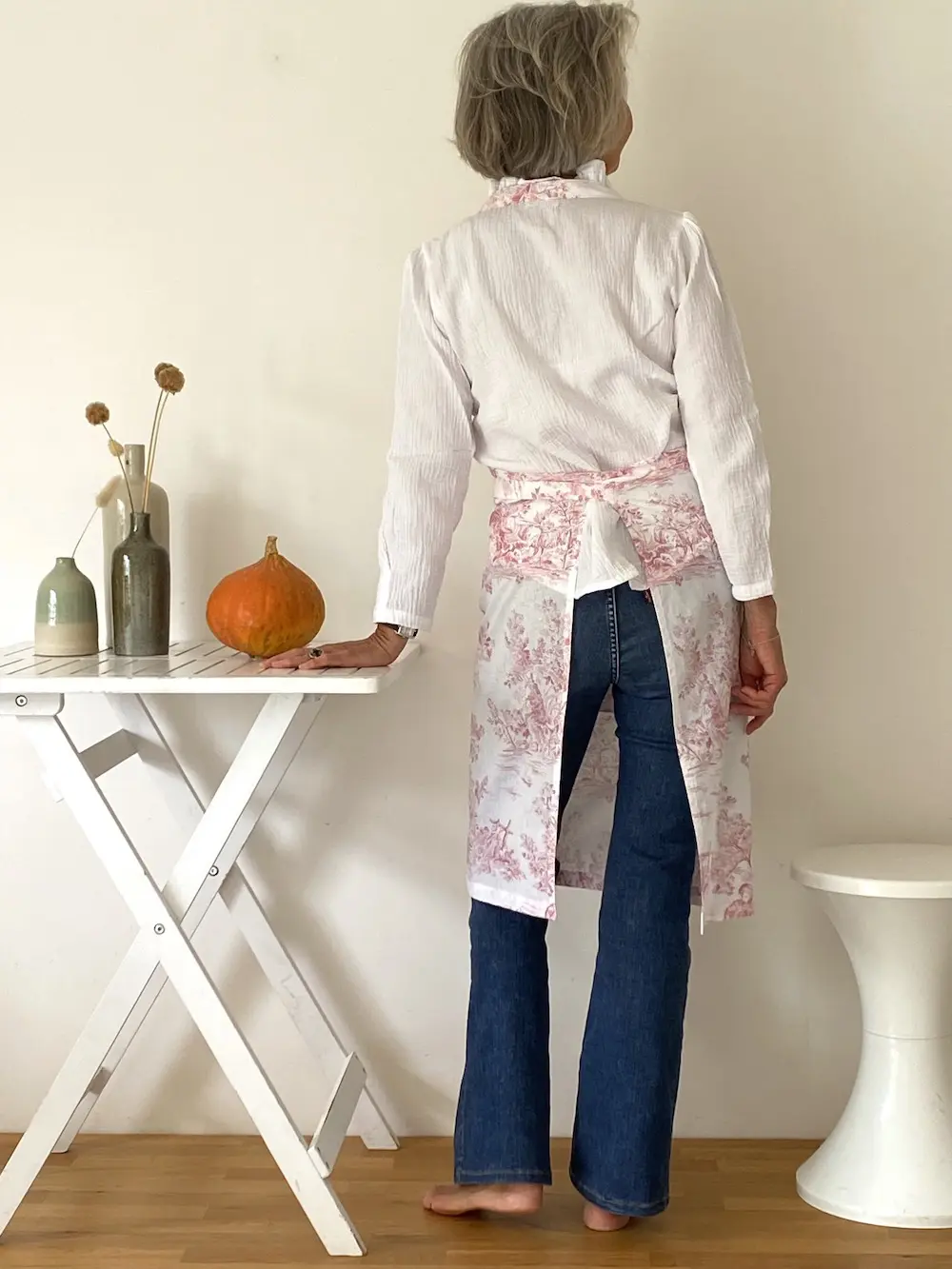 TABLIER classique motif Toile de Jouy rose – Image 8